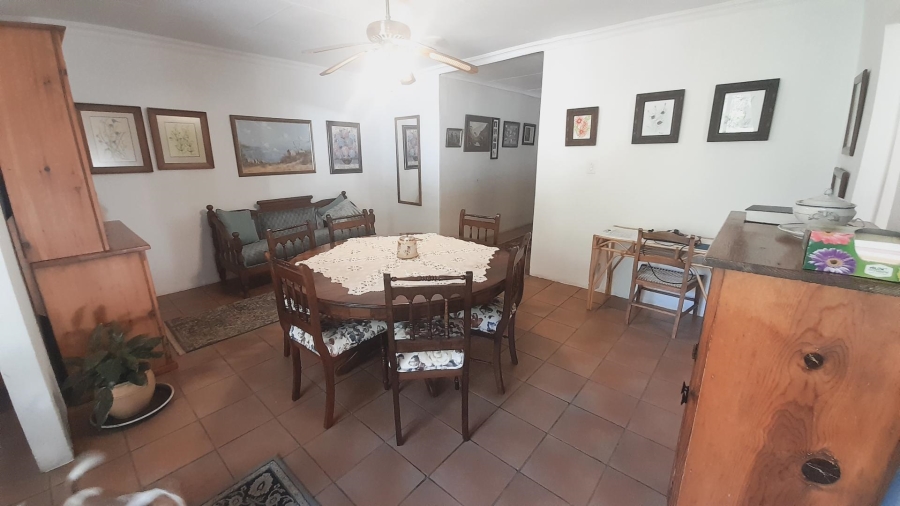 6 Bedroom Property for Sale in Kameeldrift-Wes North West